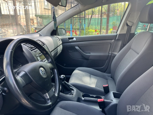 Volkswagen Golf 5 1.6i, снимка 6 - Автомобили и джипове - 54202915