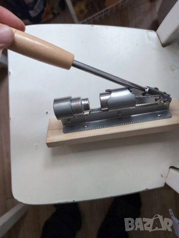 орехотрошачка професионална без тропане и чукане, снимка 2 - Аксесоари за кухня - 52099353