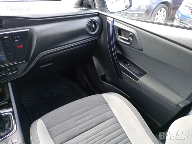 TOYOTA AURIS 1.6 D4D, снимка 15 - Автомобили и джипове - 54113017