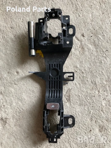 Основа дръжка 69202-F4010 предна лява Тойота ЦХР Toyota C-HR, снимка 2 - Части - 51127546