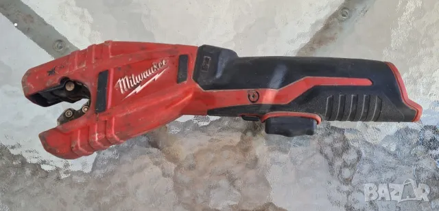 Акломаторна резачка за тръби Milwaukee C12 PC