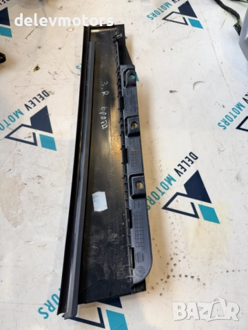 8V5839902 лайсна за прозорец на задна дясна врата от Audi A3 1.0 TFSI, двигател CHZ, снимка 2 - Части - 52692115