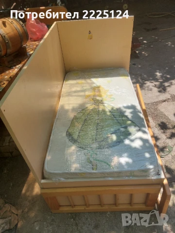 Продавам детско легло с матрак, снимка 3 - Мебели за детската стая - 50700142