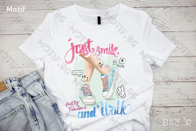 Дамска тениска Motif с цветна щампа кецове / just walk and smile / лято, снимка 1 - Тениски - 44758197