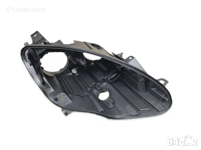 Дясна основа (корпус) за фар за Mercedes R-Class W251 Facelift (2010-2017), снимка 2 - Части - 47935689