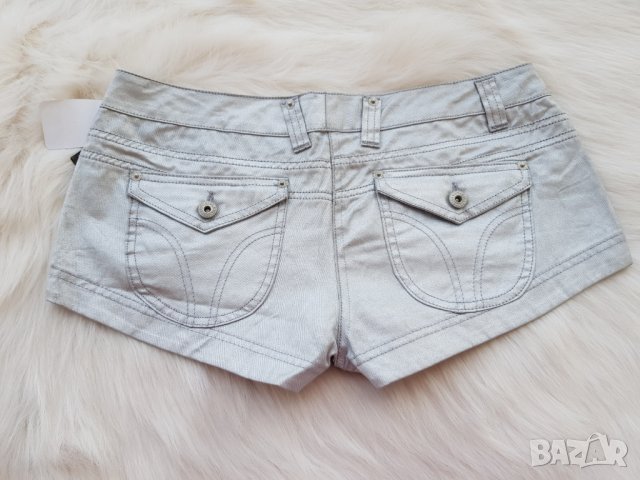 Нови сребристи къси панталони размер Л , снимка 3 - Къси панталони и бермуди - 29307965