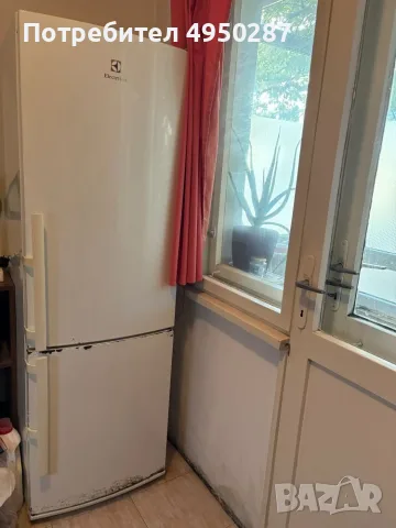 Хладилник с фризер Electrolux перфектно работещ