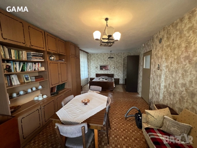 Двуетажна къща с.Плачидол, PVC, кладенец., снимка 13 - Къщи - 54213926