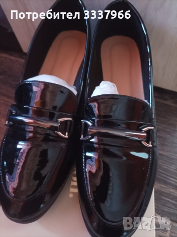 Дамски лачени обувки нови