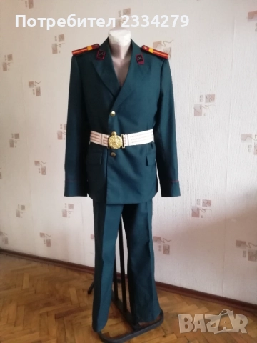 Стари военни униформи: парадна и бойна. , снимка 2 - Антикварни и старинни предмети - 52592779