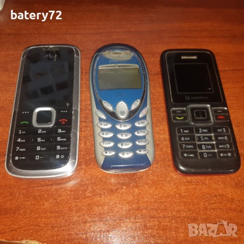 Телефони за части