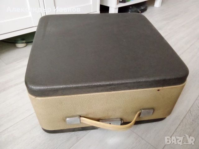 Германска пишеща машина OLYMPIA 1968 г., снимка 6 - Антикварни и старинни предмети - 52891025