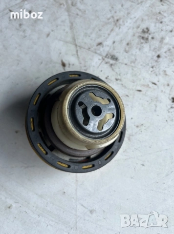 Капачка резервоар Land Rover Range Rover sport L320, снимка 2 - Части - 54090531