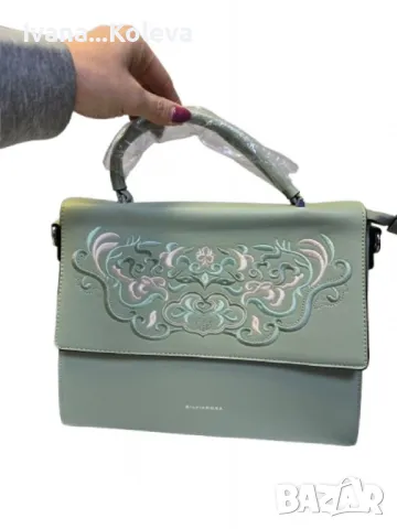 Стилна дамска чанта с капак и флорална бродерия, снимка 3 - Чанти - 50108271