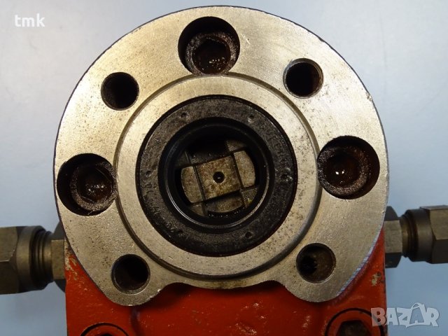 Хидравлична зъбна помпа TOS JHZJ 16/79 hydraulic pump, снимка 3 - Резервни части за машини - 42221680