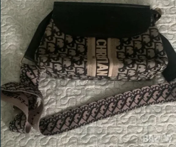 Дамска чанта Dior, снимка 3 - Чанти - 56531131