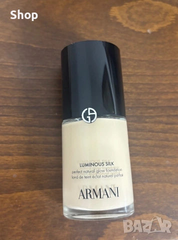 Фон дьо тен на Giorgio Armani Luminous Silk флуид 
