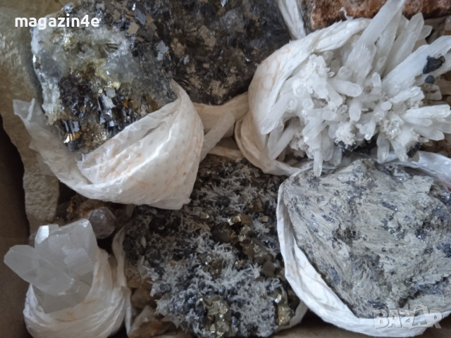 Sale, Кутия с минерали от България,естествени кристали и камъни, за колекционери геолози любители,, снимка 7 - Колекции - 51854513