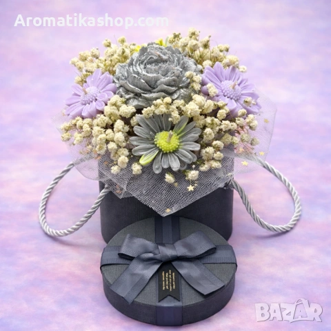 „Сребърна Нежност“ – Ароматен соев букет