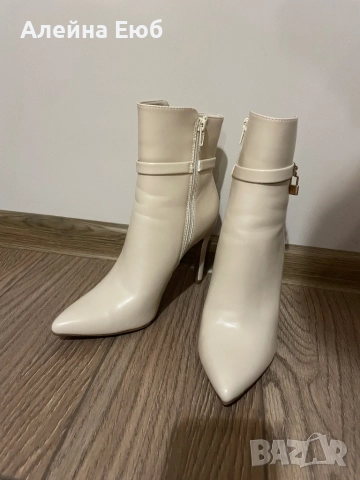 Бежови боти с тънък висок ток, снимка 3 - Дамски боти - 52740195