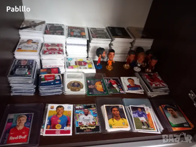 Футболни стикери и карти