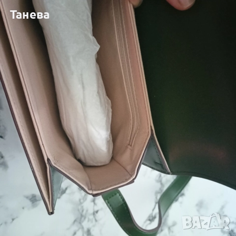 Дамска чанта маслено зелена, снимка 5 - Чанти - 47303524