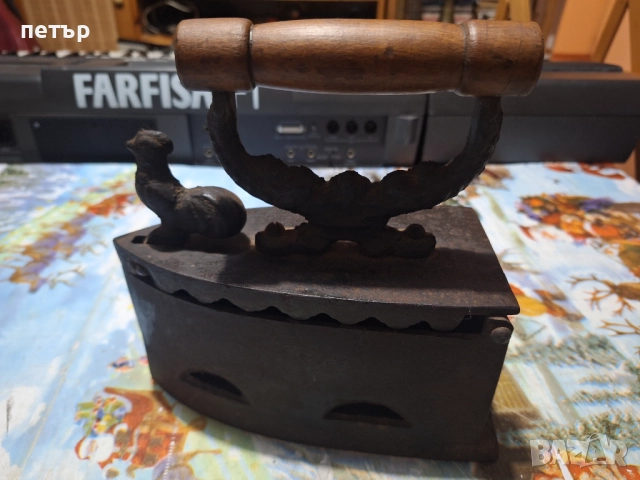 Стара ютия на въглища, снимка 2 - Антикварни и старинни предмети - 52914703