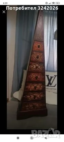 Мебел дървено шкафче тип пирамида. Седем чекмеджета