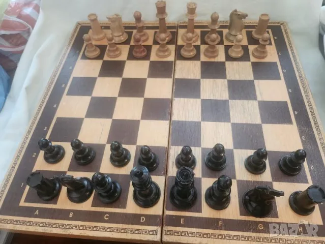 шах - часовник (кварцов аналогов) и малък шах 34х35х5см, нов с фигури, български