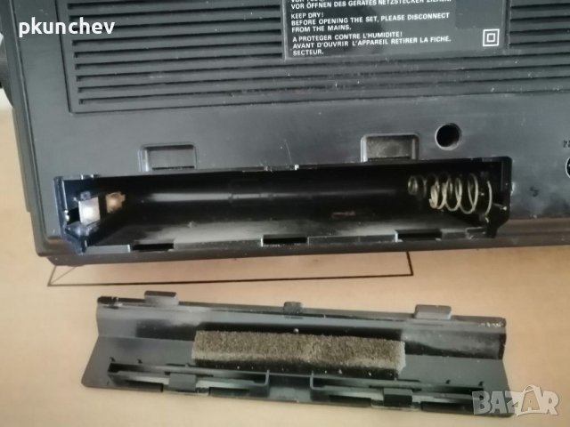 Радиоприемник GRUNDIG Music Boy 100, снимка 7 - Радиокасетофони, транзистори - 39691269