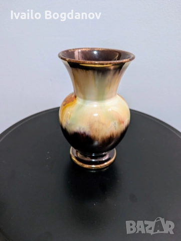 Глазирана керамична вазичка