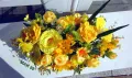 Икебана за маса в жълт цвят, снимка 4