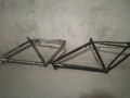 2 алуминиеви рамки с пукнатини, снимка 1