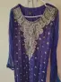 Индийска традиционна южноазиатска курта (kurta) или камиз (kameez), отличаваща се с наситено лилав , снимка 3
