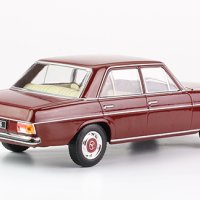 Mercedes-Benz 200D W115 от 1968 - мащаб 1:24 на Hachette модела е нов в блистер, снимка 2 - Колекции - 42624150