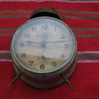 Часовник будилник UM Лъв 1900г, снимка 2 - Антикварни и старинни предмети - 35088845