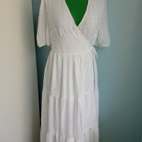 Бяла рокля Monki 38/M, снимка 1 - Рокли - 37115239