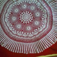Кръгла покривка за маса, плетена на една кука, снимка 6 - Декорация за дома - 34961574