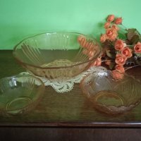 Старинна стъклена купа с две купички, снимка 1 - Прибори за хранене, готвене и сервиране - 34320670