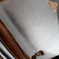 Дамска чанта и колан на LOUIS VUITTON, снимка 8 - Чанти - 42759254