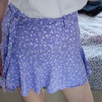 Дамски  пола  панталон на Зара , снимка 1 - Къси панталони и бермуди - 41491719