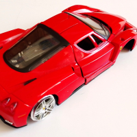 Maisto Enzo Ferrari - Мащаб 1:24, снимка 5 - Колекции - 44923948