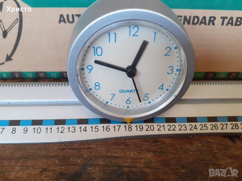 часовник антикварен движещ се по релса сам и показващ дата, супер ефектно, снимка 1