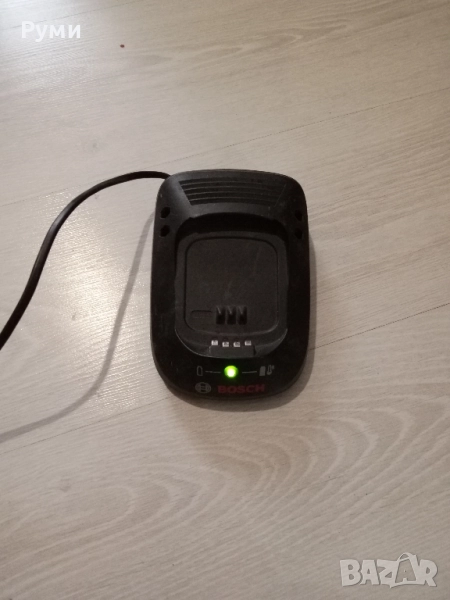 Зарядно за винтоверт Бош , снимка 1