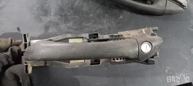 Дръжка врата Mercedes C-Class W203, снимка 1