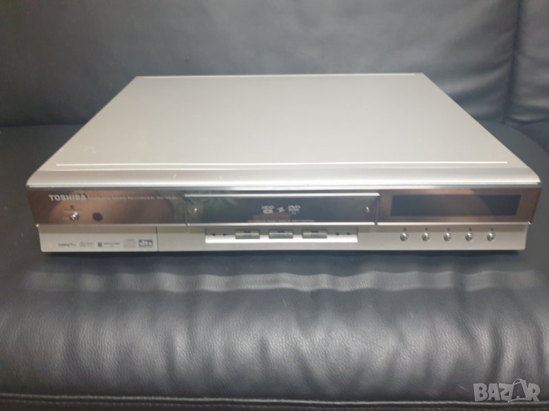 Записващо ДВД / DVD Video Recorder Toshiba RD-XS30 с HDD 80gb. Като се включи изписва алерт за 1 мин, снимка 1