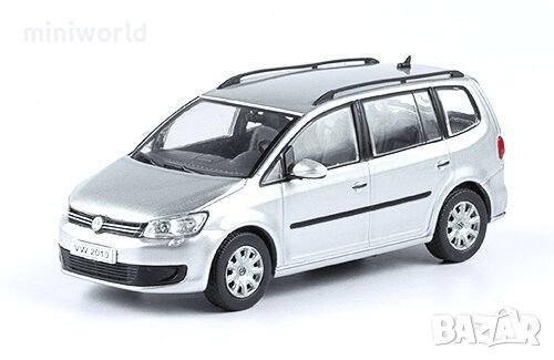 Volkswagen Touran 2010 - мащаб 1:43 на DeAgostini моделът е нов в PVC дисплей кейс VW, снимка 1