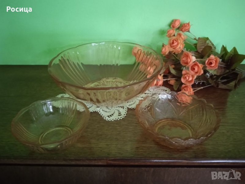 Старинна стъклена купа с две купички, снимка 1