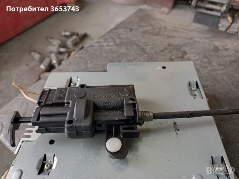 Renault Clio 2005-2009 заключване на резервоара , снимка 1