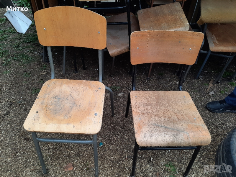 Тръбни желязни столове с дървени седалки и облегалки , снимка 1